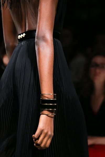 Look 60